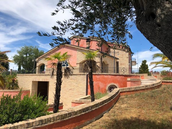 casa indipendente in vendita a Recanati
