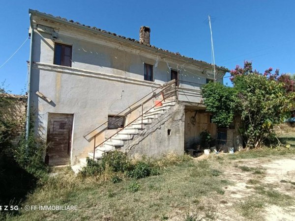 casa indipendente in vendita a Recanati in zona Montefiore