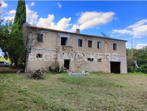 casa indipendente in vendita a Recanati in zona Montefiore