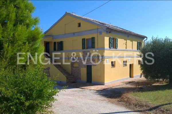 casa indipendente in vendita a Recanati