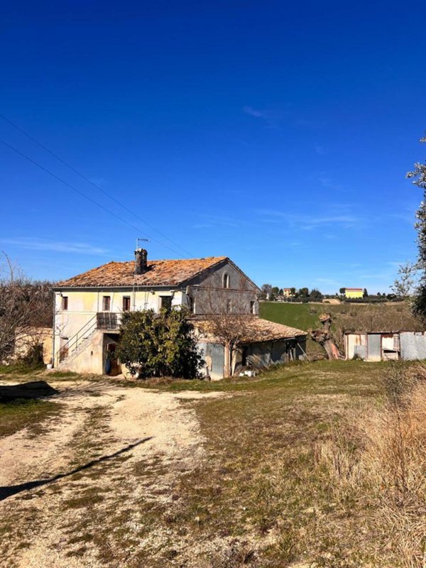 casa indipendente in vendita a Recanati in zona Montefiore