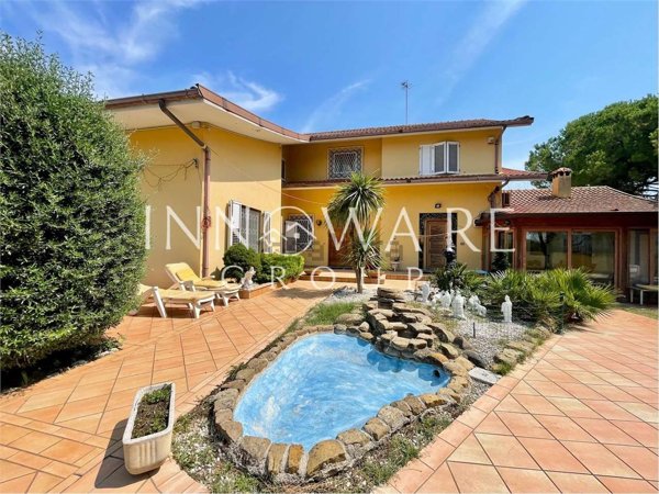 casa indipendente in vendita a Recanati