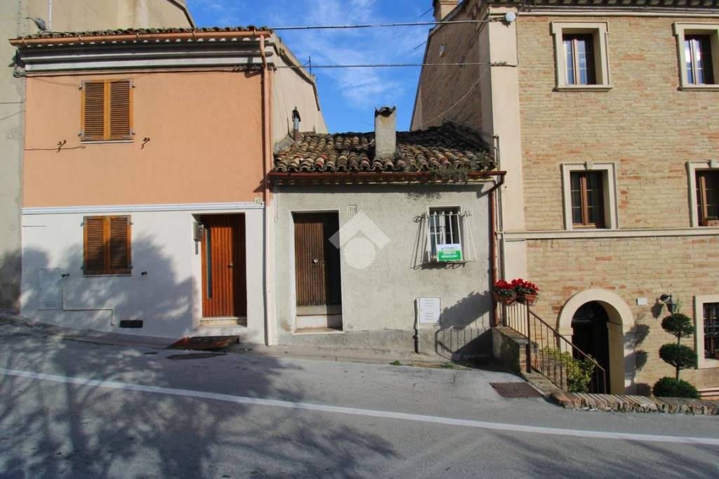 casa indipendente in vendita a Recanati