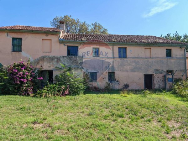 casa indipendente in vendita a Recanati in zona Chiarino