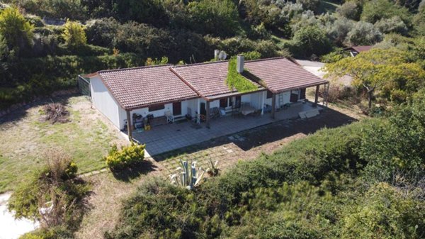 casa indipendente in vendita a Recanati
