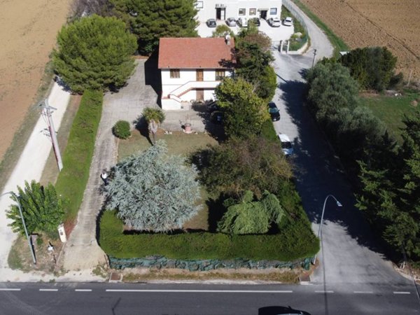 casa indipendente in vendita a Recanati