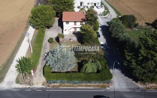casa indipendente in vendita a Recanati