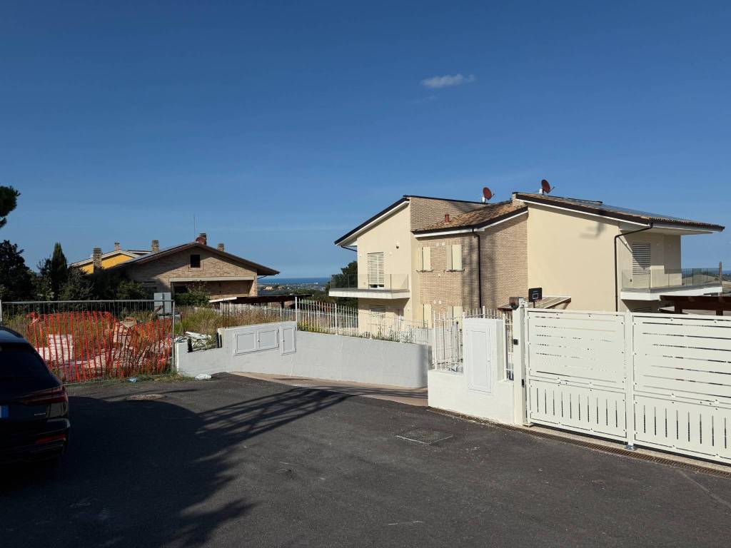 casa indipendente in vendita a Recanati
