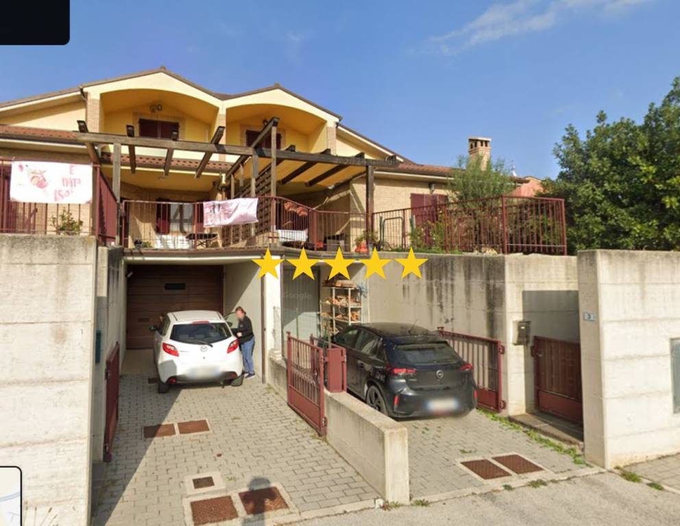casa indipendente in vendita a Recanati in zona Santa Lucia