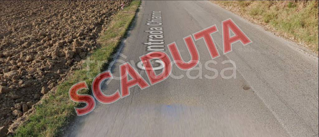 locale commerciale in vendita a Recanati in zona Chiarino