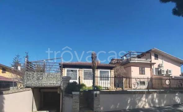casa indipendente in vendita a Recanati in zona Santa Lucia