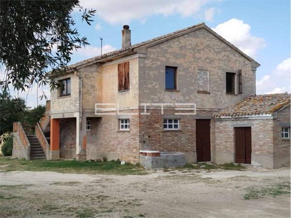 casa indipendente in vendita a Recanati in zona Montefiore
