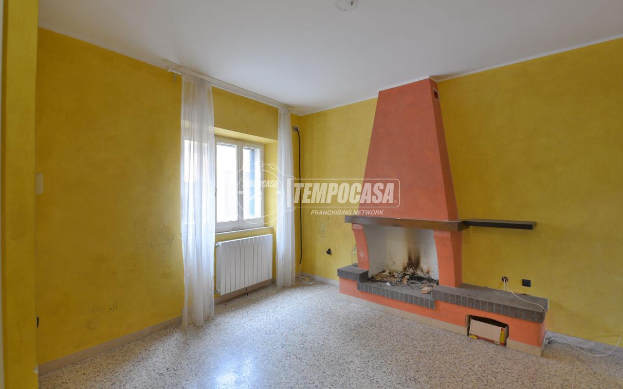 casa indipendente in vendita a Recanati in zona Castelnuovo