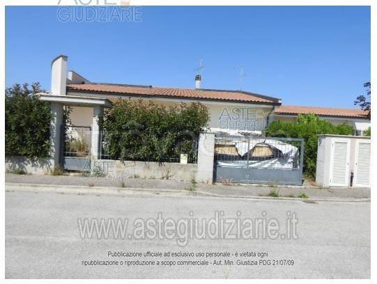 casa indipendente in vendita a Recanati