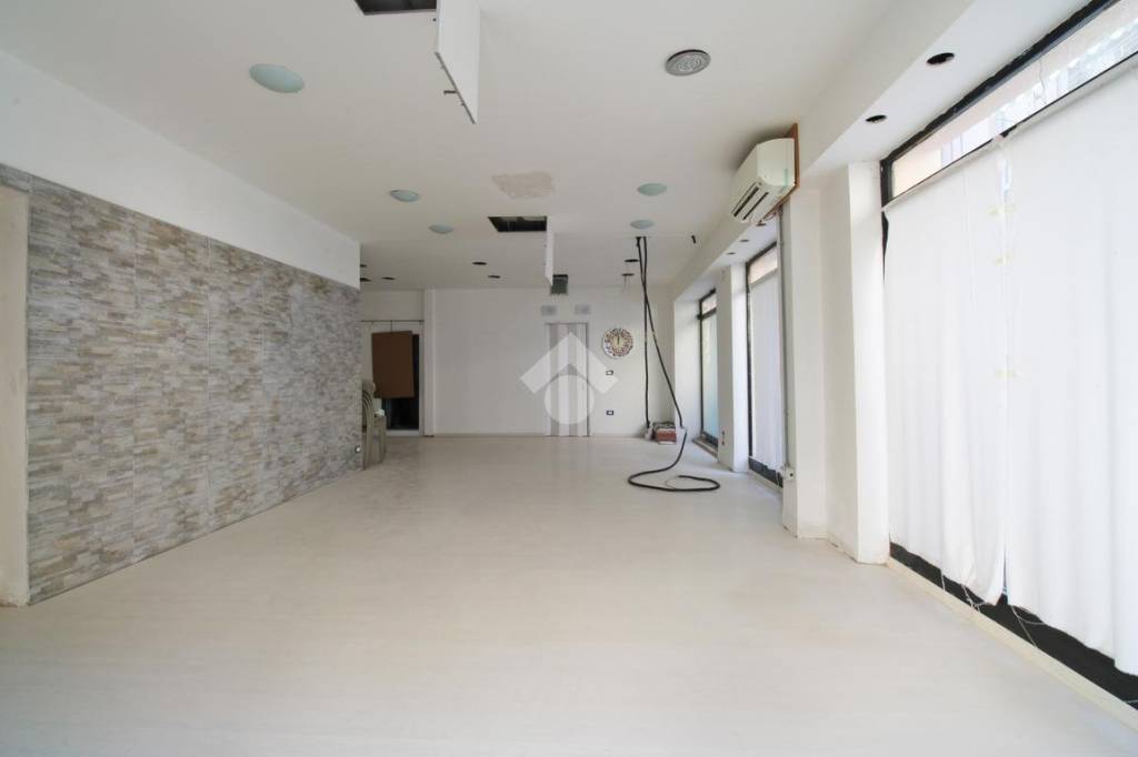 negozio in vendita a Recanati