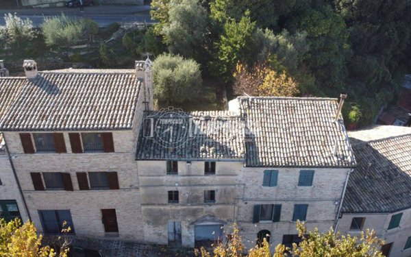 casa indipendente in vendita a Recanati in zona Le Grazie