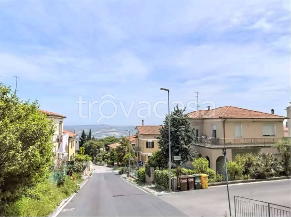 casa indipendente in vendita a Recanati
