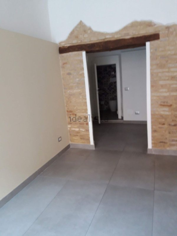 negozio in vendita a Recanati