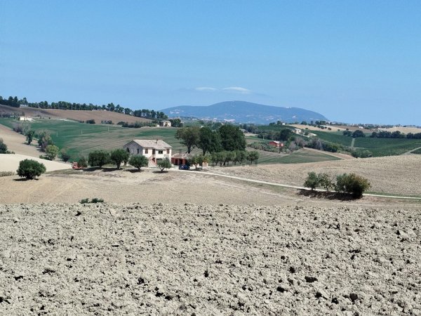 appartamento in vendita a Recanati in zona Montefiore