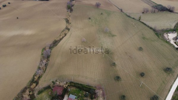 terreno agricolo in vendita a Recanati in zona Castelnuovo