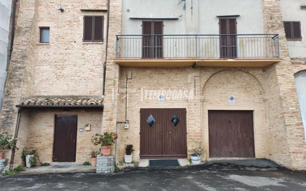 casa indipendente in vendita a Recanati