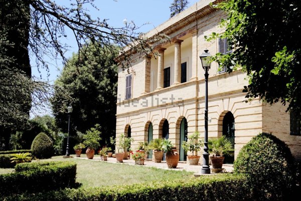 casa indipendente in vendita a Recanati