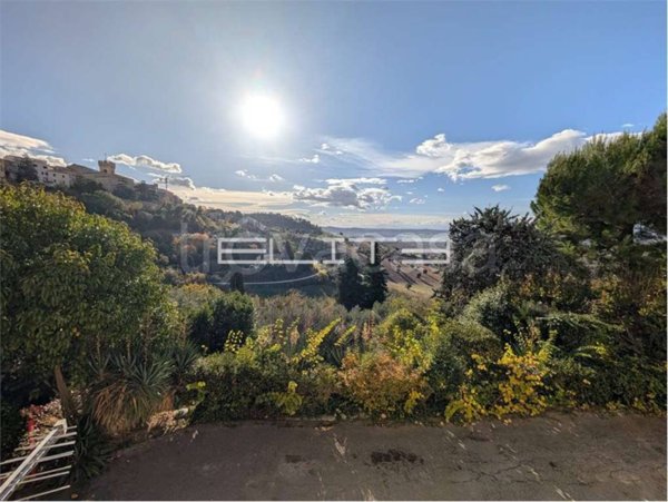 casa indipendente in vendita a Recanati