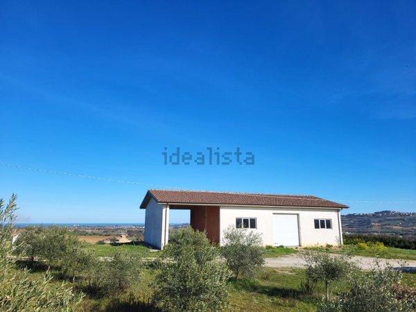 pentavano in vendita a Recanati in zona Chiarino