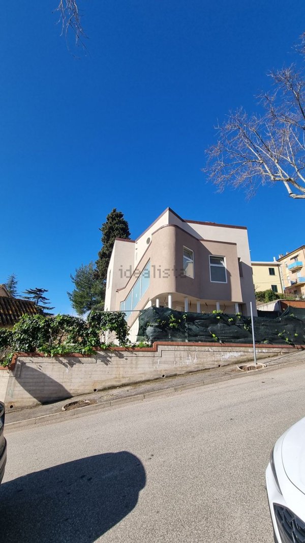 casa indipendente in vendita a Recanati