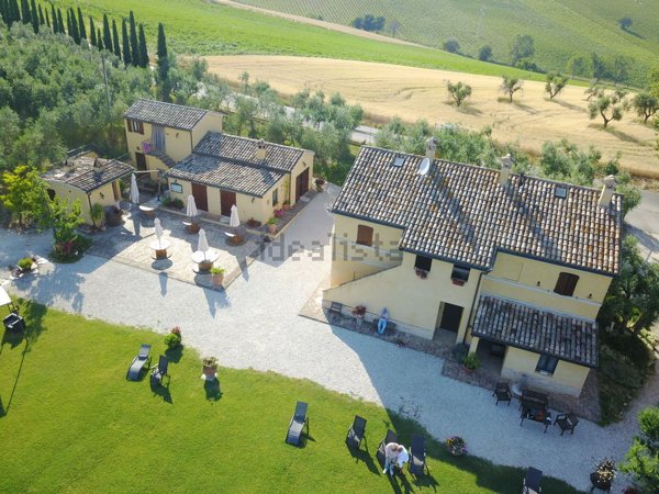 casa indipendente in vendita a Recanati