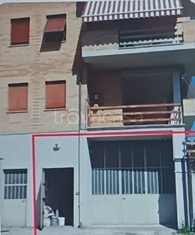 negozio in vendita a Recanati