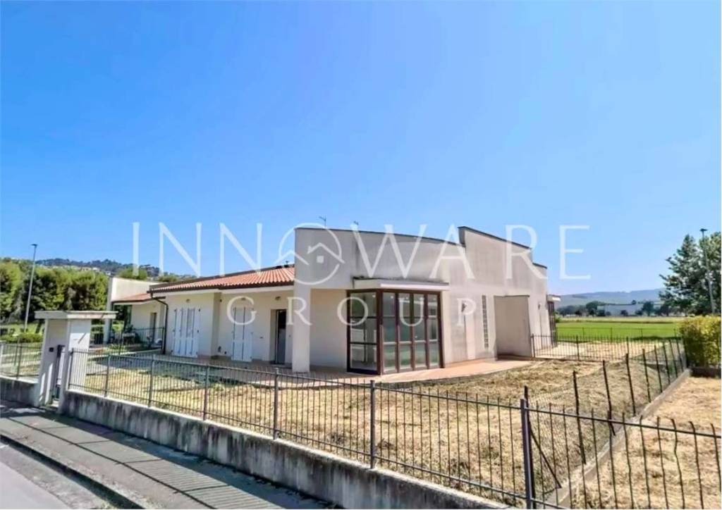 casa indipendente in vendita a Recanati