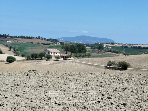 casa indipendente in vendita a Recanati in zona Montefiore