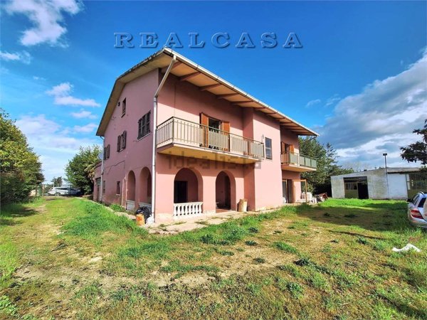 casa indipendente in vendita a Recanati