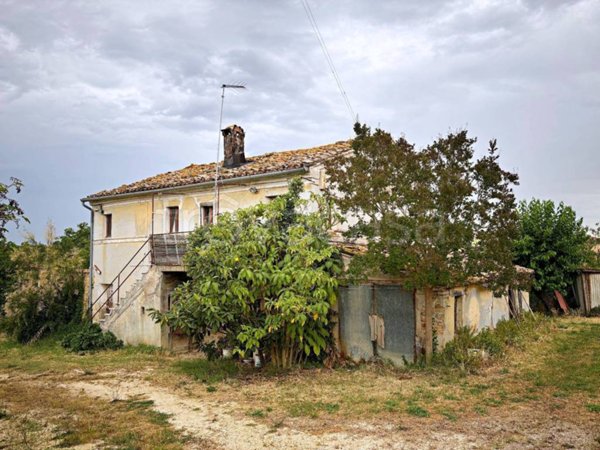 casa indipendente in vendita a Recanati in zona Montefiore