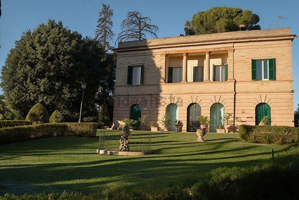 casa indipendente in vendita a Recanati