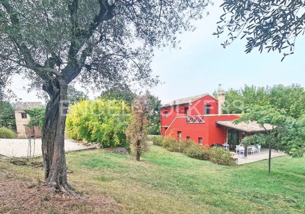casa indipendente in vendita a Recanati