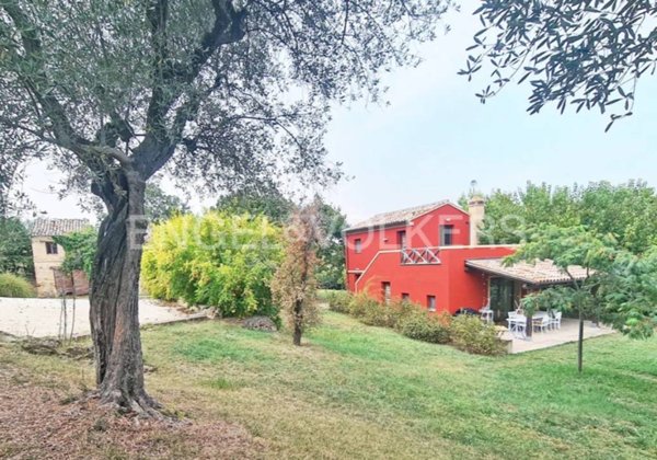 casa indipendente in vendita a Recanati
