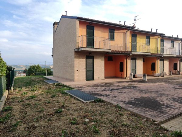 casa indipendente in vendita a Recanati in zona Costa dei Ricchi