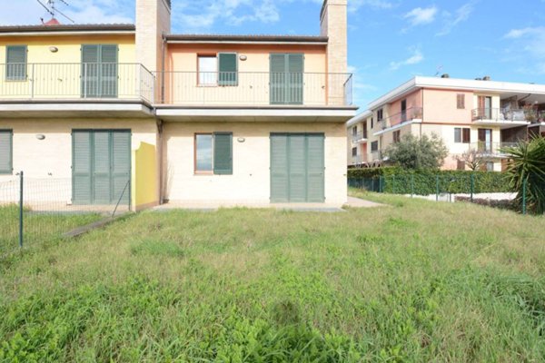 casa indipendente in vendita a Recanati in zona Costa dei Ricchi