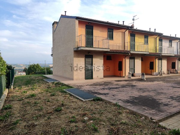 casa indipendente in vendita a Recanati in zona Costa dei Ricchi