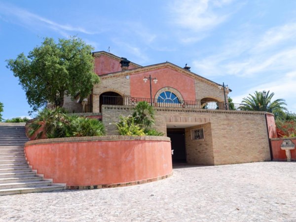 casa indipendente in vendita a Recanati