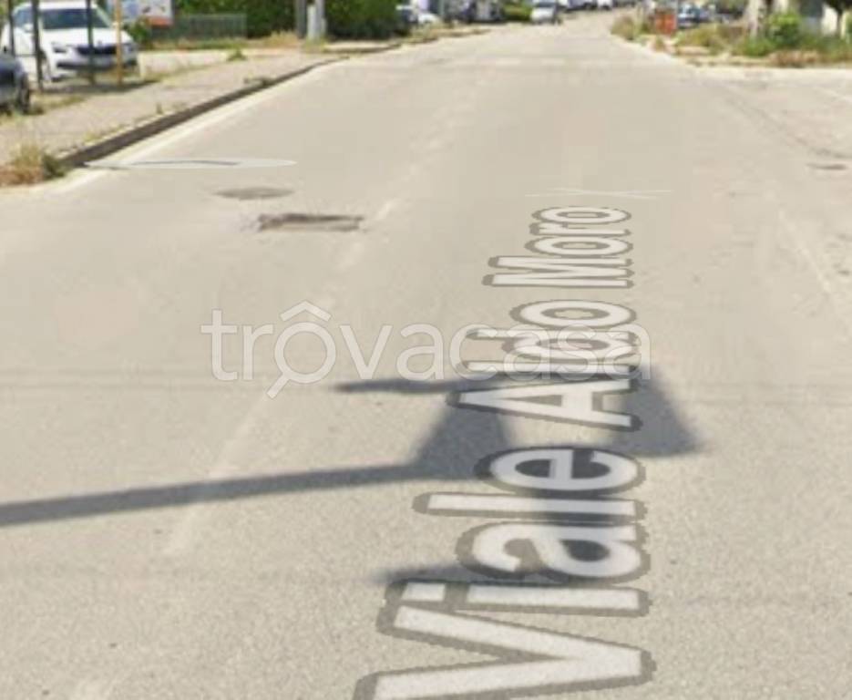 locale di sgombero in vendita a Recanati