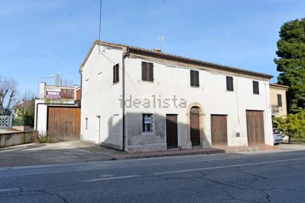 casa indipendente in vendita a Recanati in zona Montefiore
