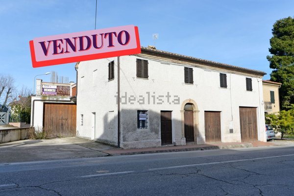 casa indipendente in vendita a Recanati in zona Montefiore