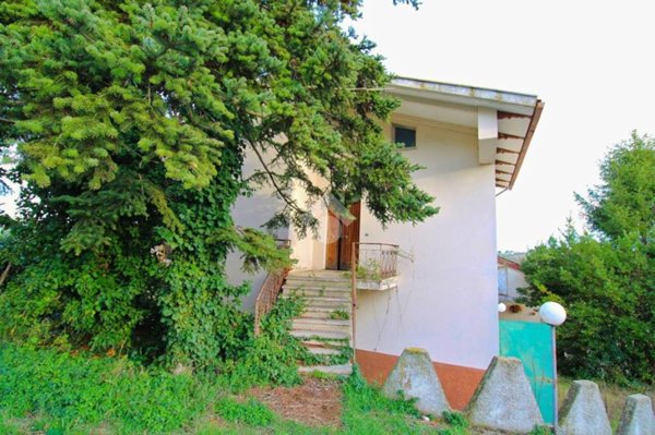casale in vendita a Recanati in zona Santa Lucia