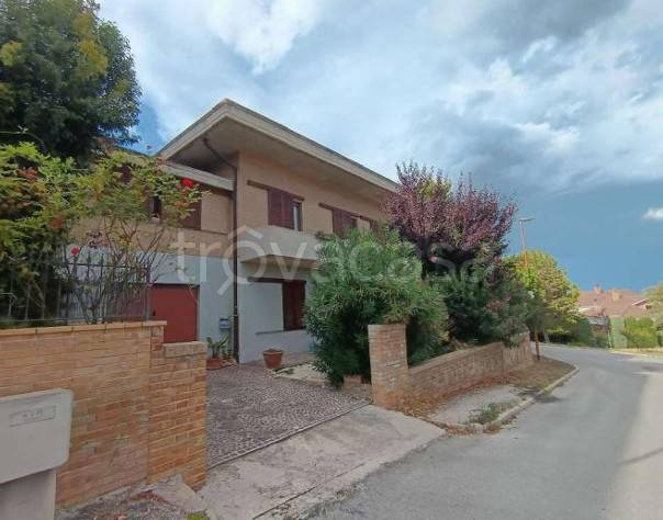 casa indipendente in vendita a Recanati