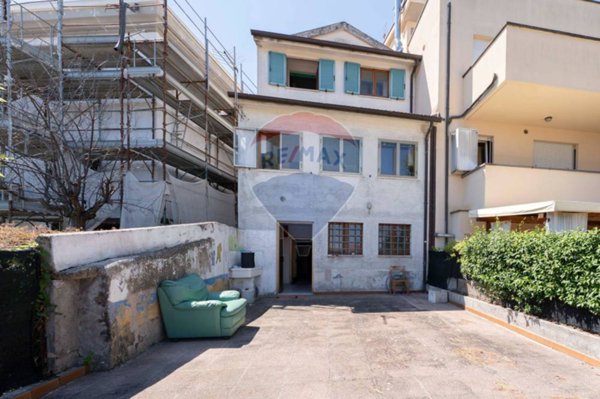 casa indipendente in vendita a Recanati