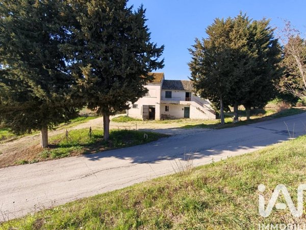 casa indipendente in vendita a Recanati in zona Castelnuovo