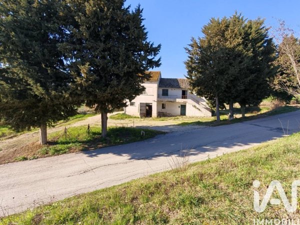 casa indipendente in vendita a Recanati in zona Castelnuovo
